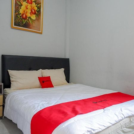 Hotel Reddoorz Near Jalan Adi Sucipto Solo Exteriér fotografie