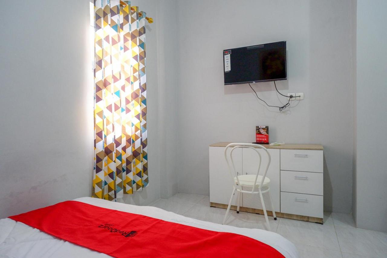 Hotel Reddoorz Near Jalan Adi Sucipto Solo Exteriér fotografie