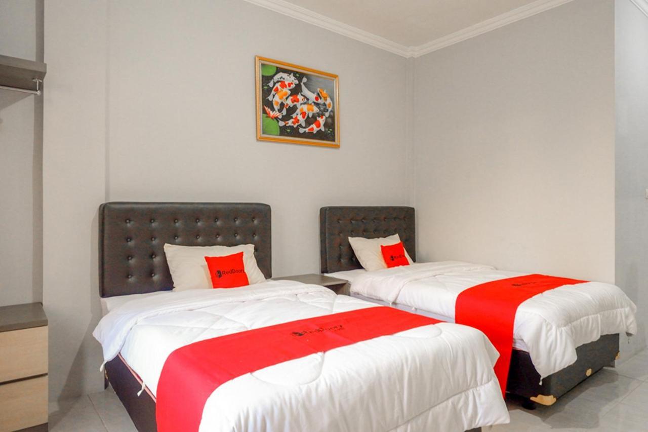 Hotel Reddoorz Near Jalan Adi Sucipto Solo Exteriér fotografie