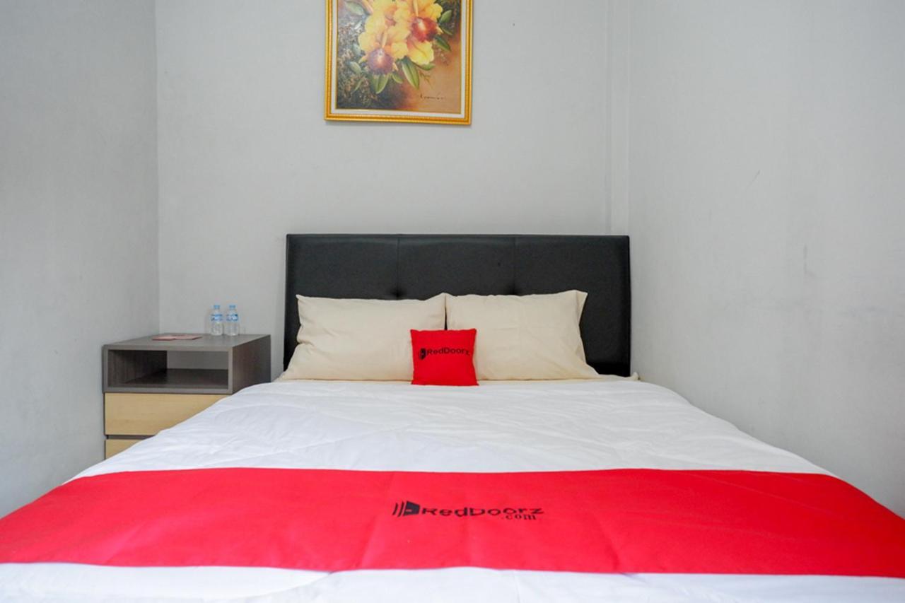 Hotel Reddoorz Near Jalan Adi Sucipto Solo Exteriér fotografie