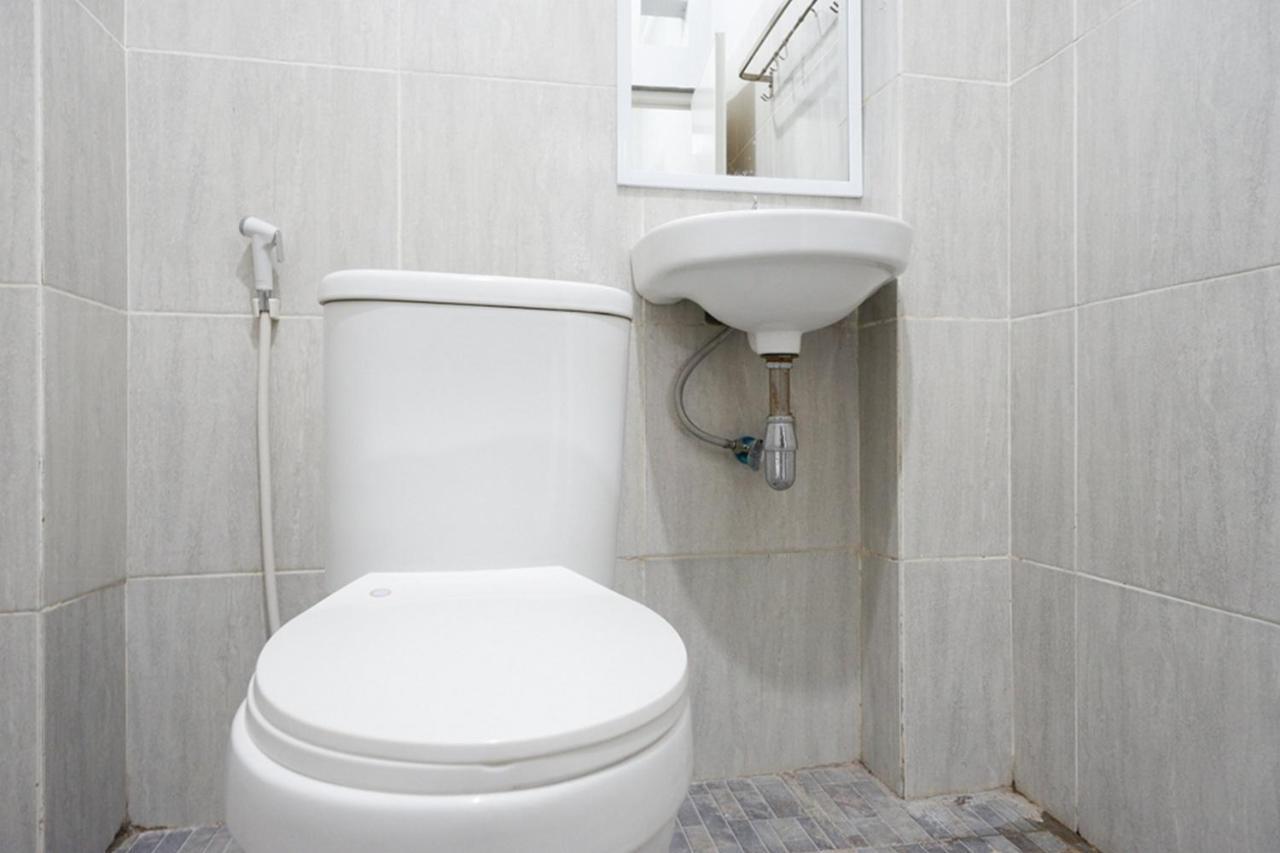 Hotel Reddoorz Near Jalan Adi Sucipto Solo Exteriér fotografie