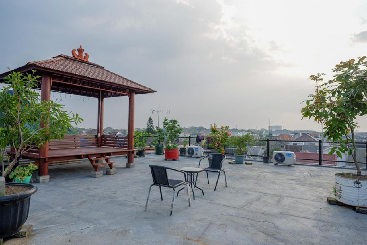 Hotel Reddoorz Near Jalan Adi Sucipto Solo Exteriér fotografie