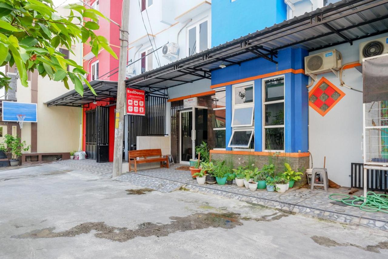 Hotel Reddoorz Near Jalan Adi Sucipto Solo Exteriér fotografie