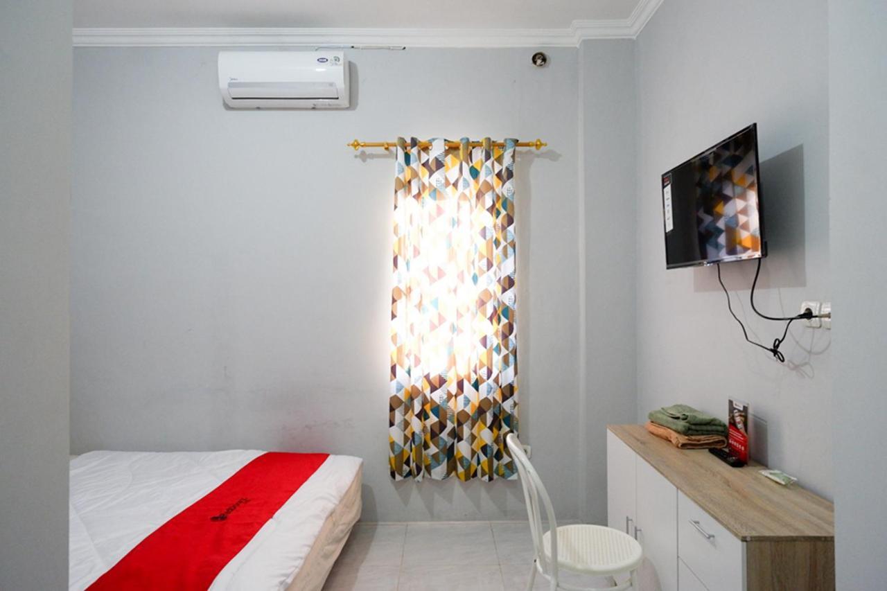 Hotel Reddoorz Near Jalan Adi Sucipto Solo Exteriér fotografie
