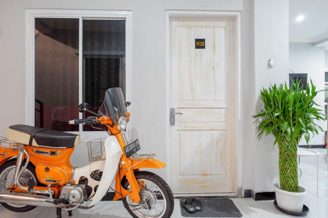 Hotel Reddoorz Near Jalan Adi Sucipto Solo Exteriér fotografie
