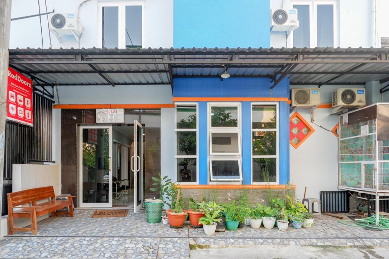 Hotel Reddoorz Near Jalan Adi Sucipto Solo Exteriér fotografie